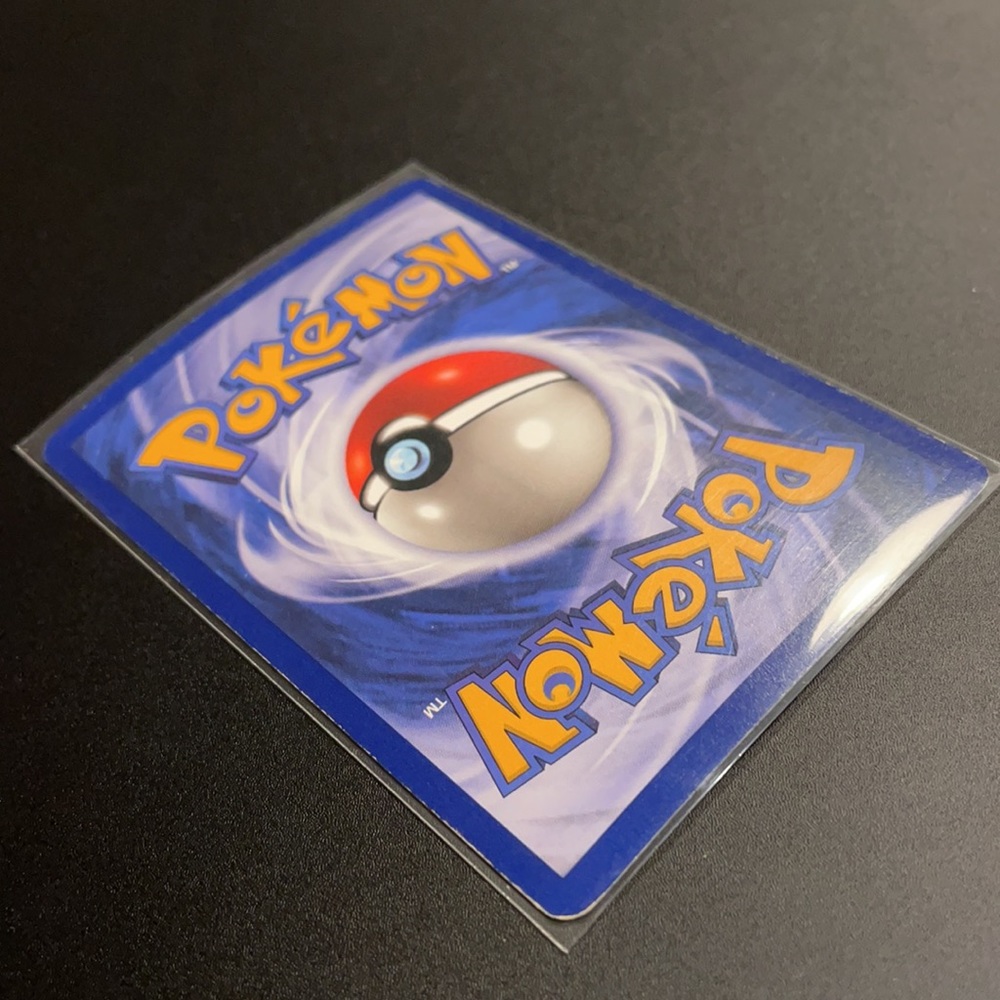 Pokémon Raichu fossil holographic card. - Picture 4 of 4
